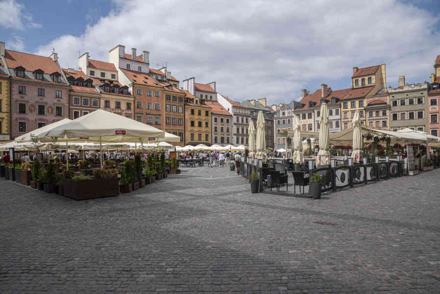 Polonia - Varsovia 064 - plaza de la Ciudad Vieja.jpg